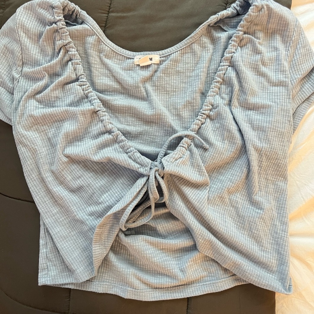 Garage tie front tee